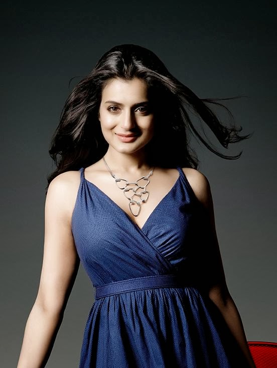 552px x 735px - Ameesha Patel: Most Attractive Actress - Wiki Bio, Wallpaper and Video